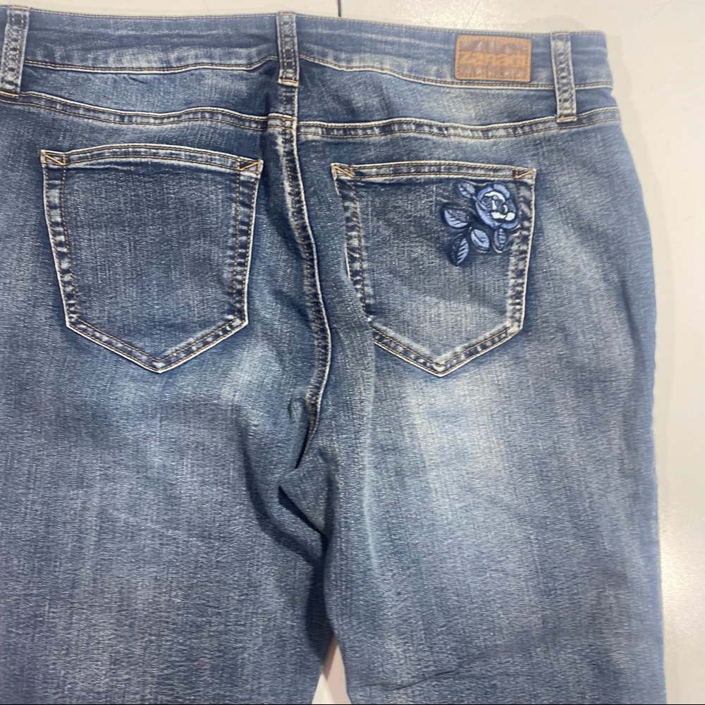 Zanadi Cotton Y2K Floral Embroidered Rolled Hem Blue Jeans NWT Size 14 - Picture 11 of 16